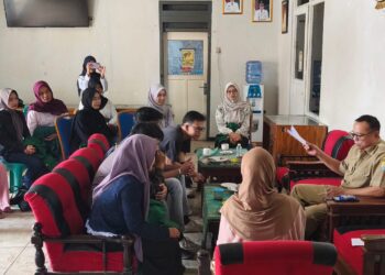 Mahasiswa KKN UIN SSC Cirebon Fokus Perkuat Literasi dan UMKM Digital di Desa Kalimekar