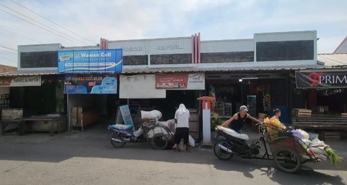 MBG Libur, Harga Telur dan Ayam di Pasar Cirebon Kembali Stabil