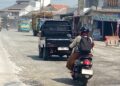 Jalan Berbatu di Jatitujuh Picu Kecelakaan, Warga Minta Hotmix Dipercepat