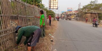 Warga Bersihkan Jembatan Kalimanis, Pemda Didesak Perkuat Perawatan Infrastruktur