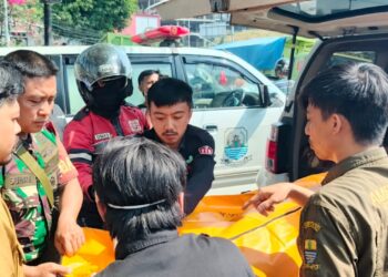 Saksi Mata Ungkap Detik-Detik Truk Hantam Warung di Gronggong