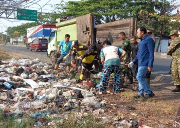 Camat Pangenan Bersihkan Tiga Titik Sampah Liar, Desa Diminta Mandiri Kelola Limbah