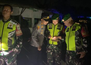 Petugas Gabungan Polsek Jatitujuh, Koramil dan Satpol PP Gerebek Rumah Kosong yang Diduga Jadi Tempat Mesum