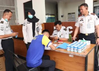 Rutan Cirebon Gelar Tes Urin Mendadak Bagi Petugas dan WBP