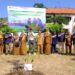 Komitmen Hijaukan Lingkungan, Pelindo Regional 2 Cirebon Serahkan 200 Bibit Pohon Keras