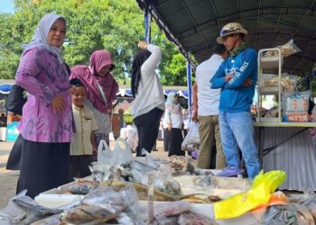 Bazar Perikanan Cirebon Dorong Konsumsi Ikan dan UMKM Lokal