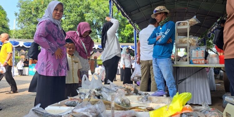 Bazar Perikanan Cirebon Dorong Konsumsi Ikan dan UMKM Lokal